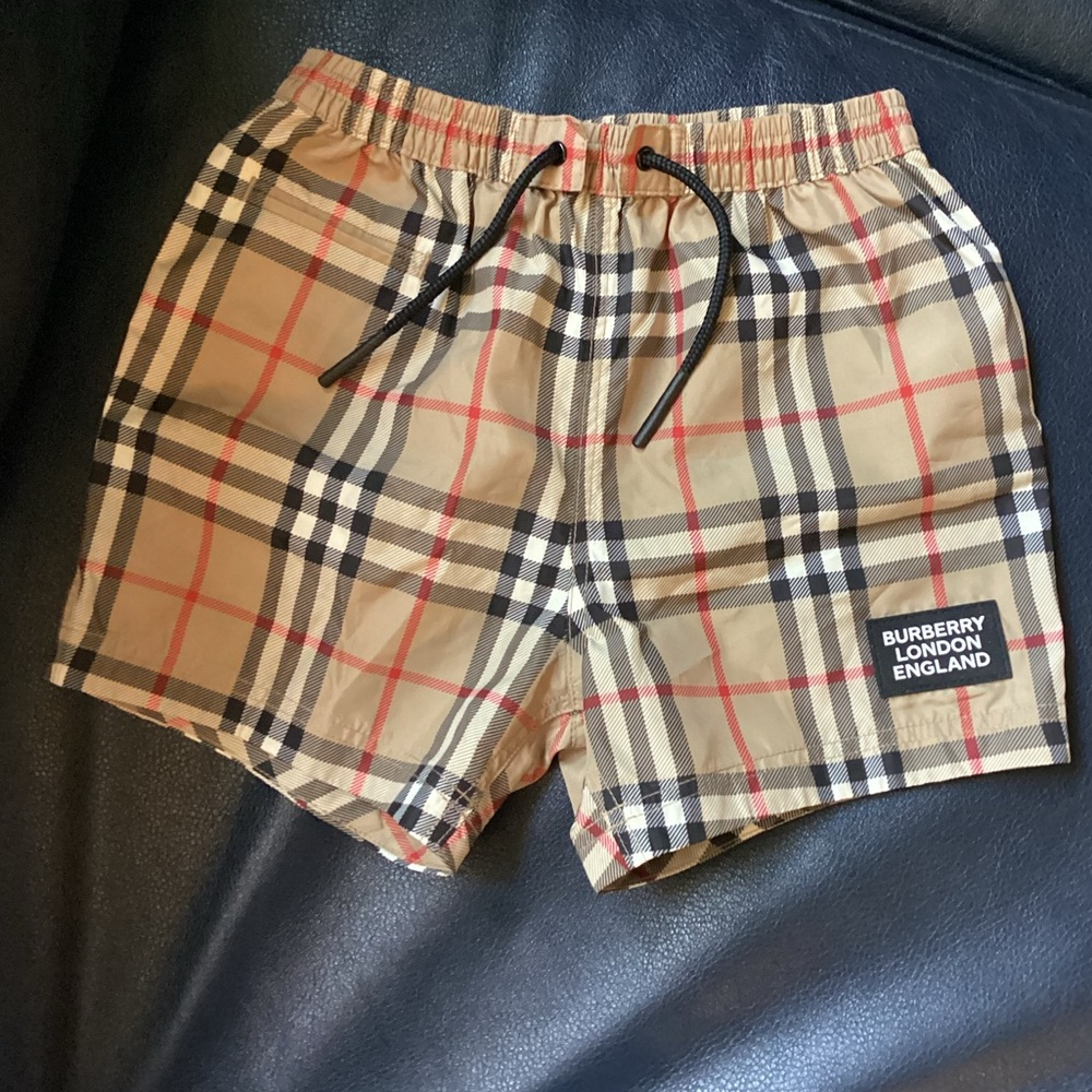 Burberry Toddler Boy shorts size 2Y, 92cm